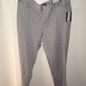 NWT Roz & Ali printed ankle pants